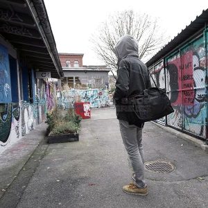 Mr. Serious Supreme shoulder bag professionele schoudertas voor 18 spuitbussen toepassing